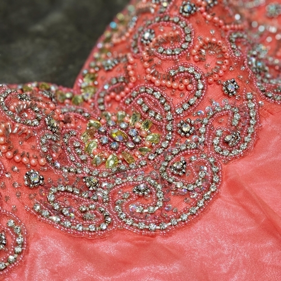 Sherri Hill ✦ Strapless Beaded Mini Dress ✦ Coral Rhinestone Prom Silhouette 8 - Picture 10 of 17